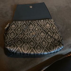 DISNEY VILLAN LACE TASSLE CLUTCH